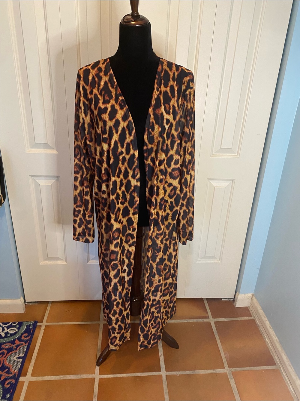 Hearts n Roses Leopard print Kimono. size:1x